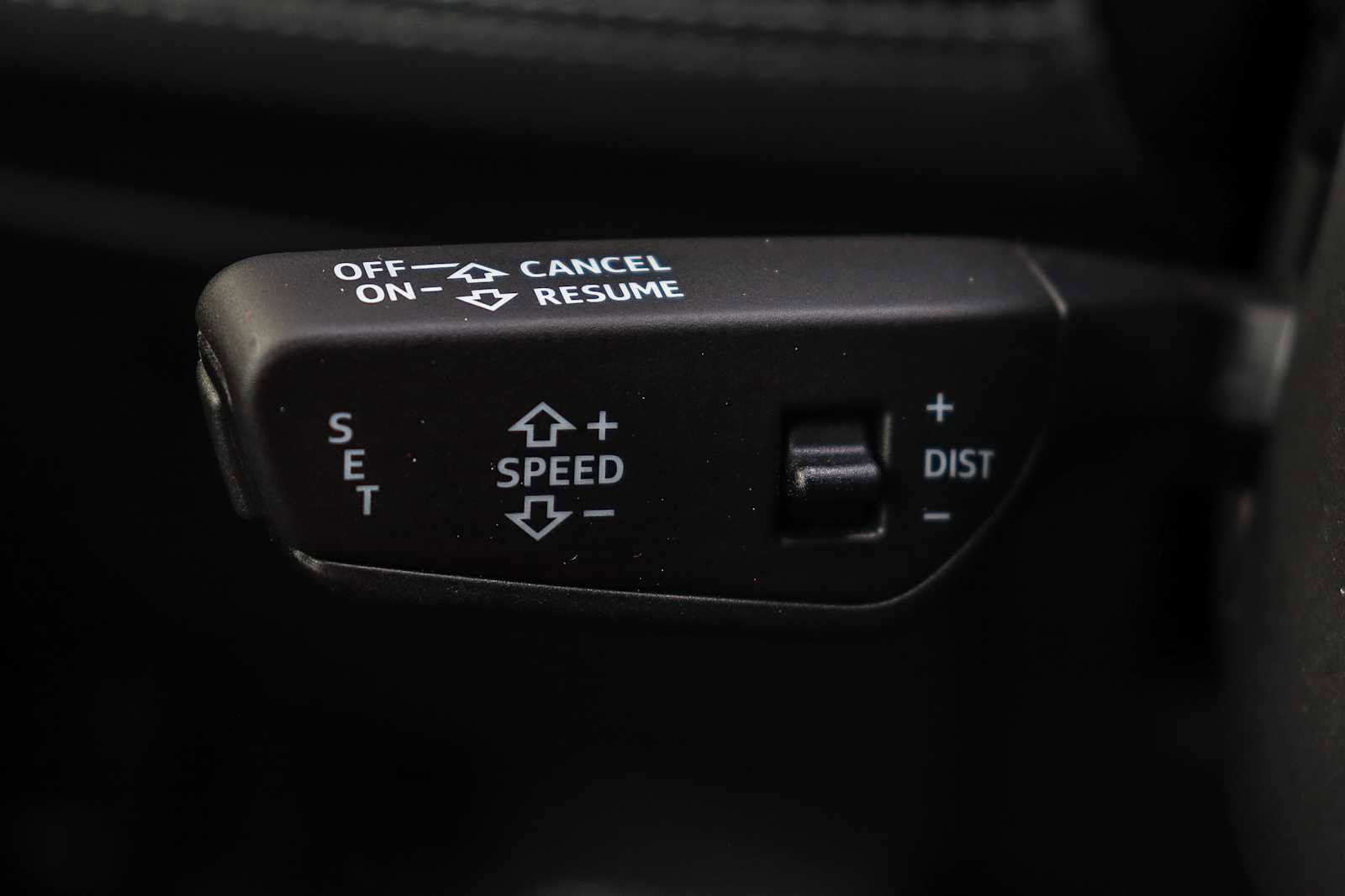 Used 2025 Audi Q6 e-tron Premium w/ Convenience Package image 30
