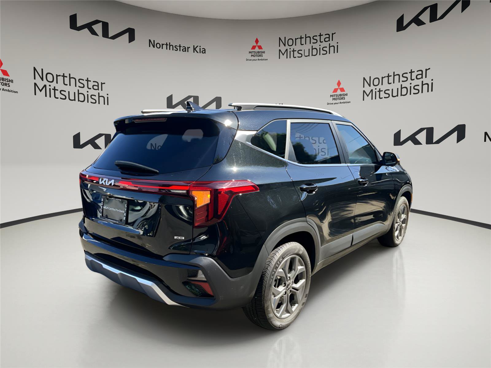 Used 2024 Kia Seltos S AWD/4WD image 4
