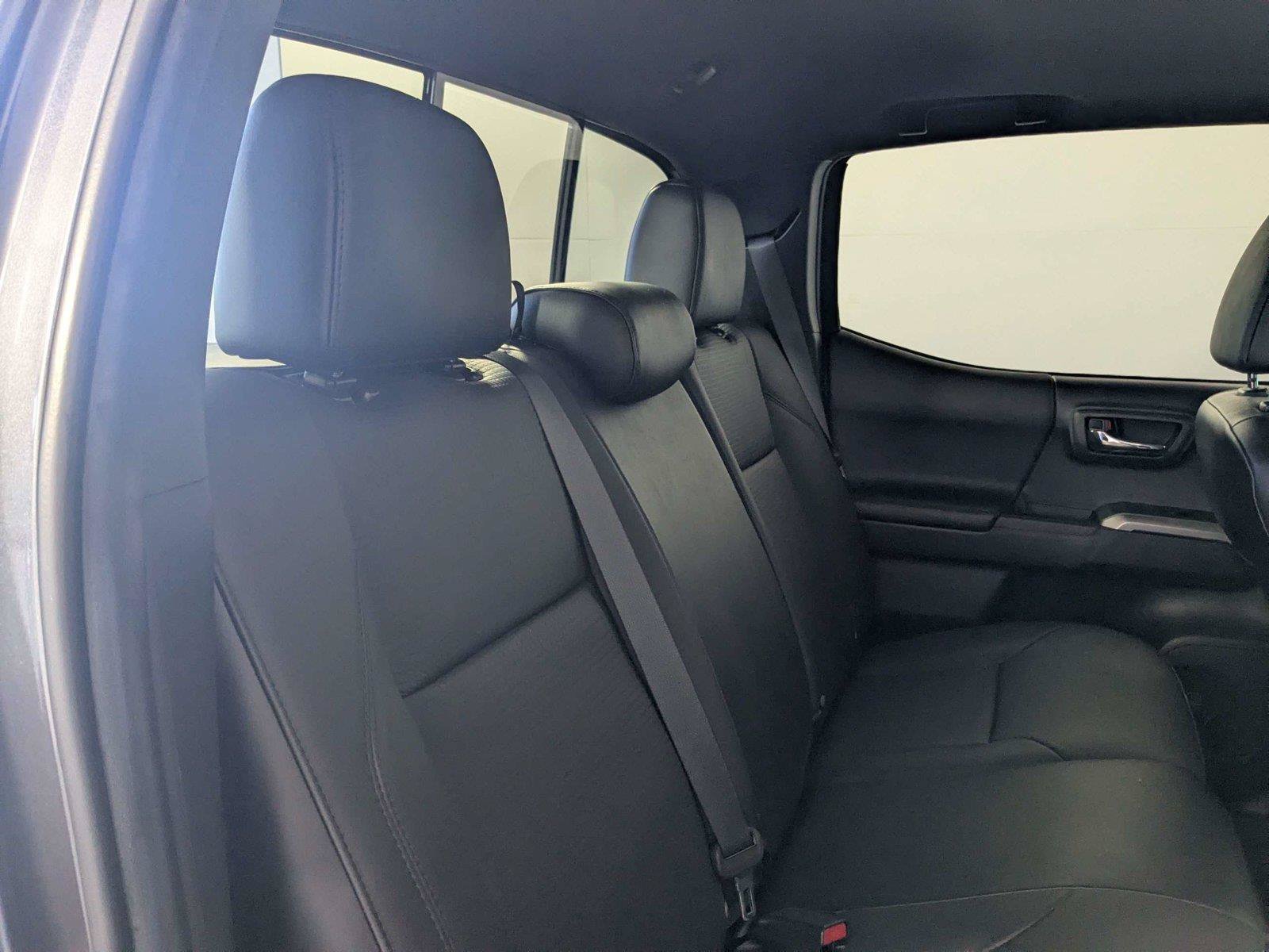 Certified 2022 Toyota Tacoma Limited AWD/4WD image 29
