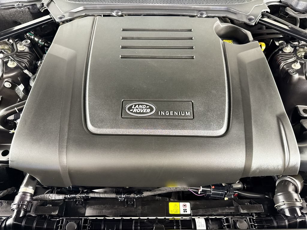 Used 2025 Land Rover Discovery S AWD/4WD image 25