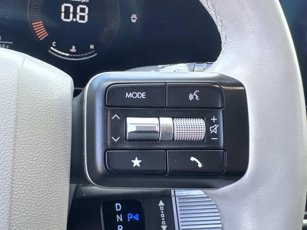 Certified 2025 Hyundai Santa Fe SEL image 9