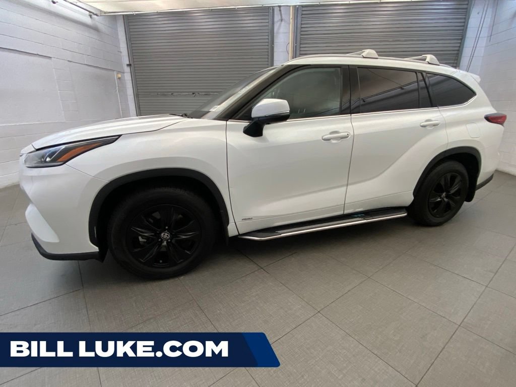 Used 2022 Toyota Highlander Bronze Edition AWD/4WD image 1