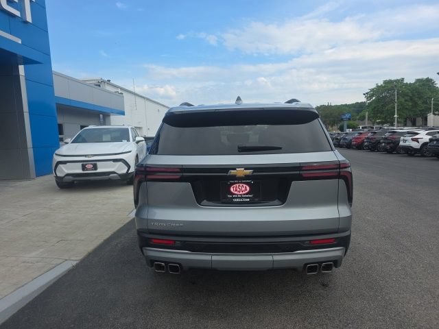 Used 2025 Chevrolet Traverse LT AWD/4WD image 3