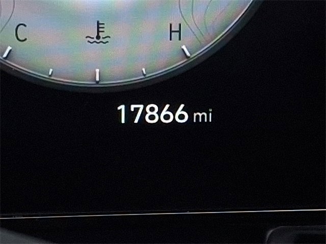 Used 2023 Hyundai Elantra Limited image 20