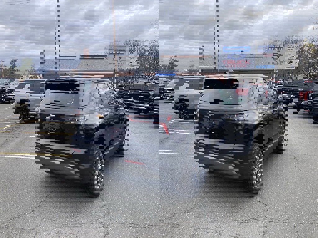 New 2026 Chevrolet Equinox LT w/ Convenience Package II image 7