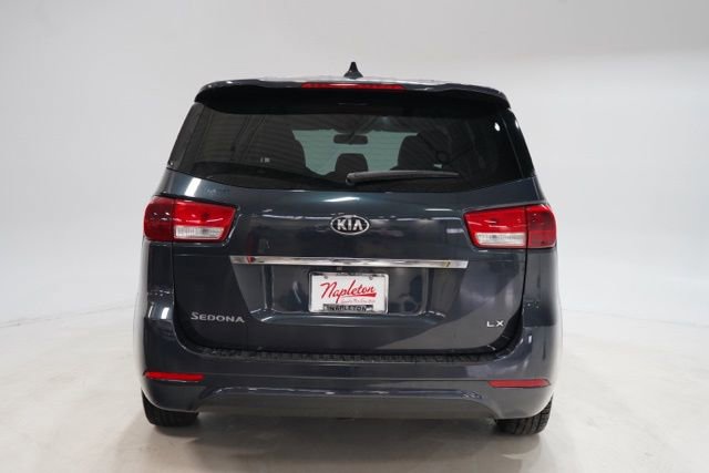Used 2017 Kia Sedona LX image 7