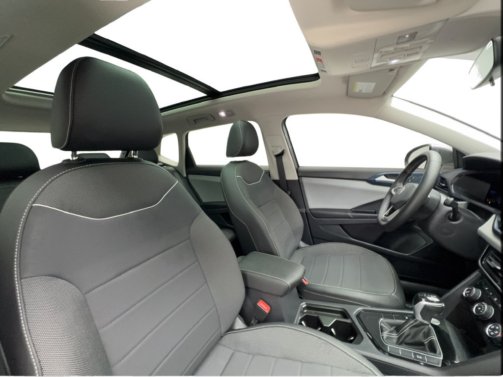Used 2023 Volkswagen Taos SE w/ Panoramic Sunroof Package FWD image 33