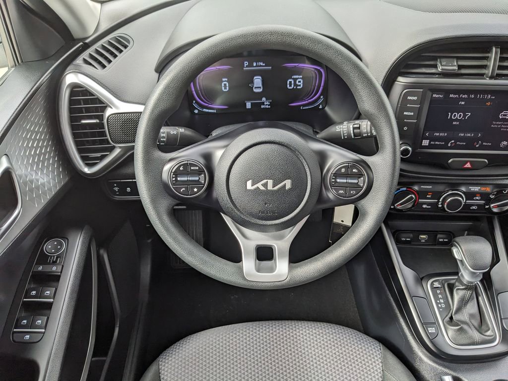 Certified 2025 Kia Soul LX image 16