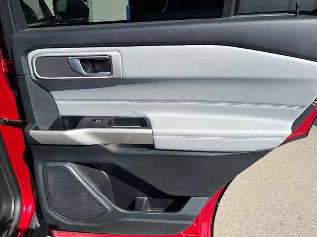 Used 2023 Ford Explorer XLT w/ Equipment Group 202A AWD/4WD image 38