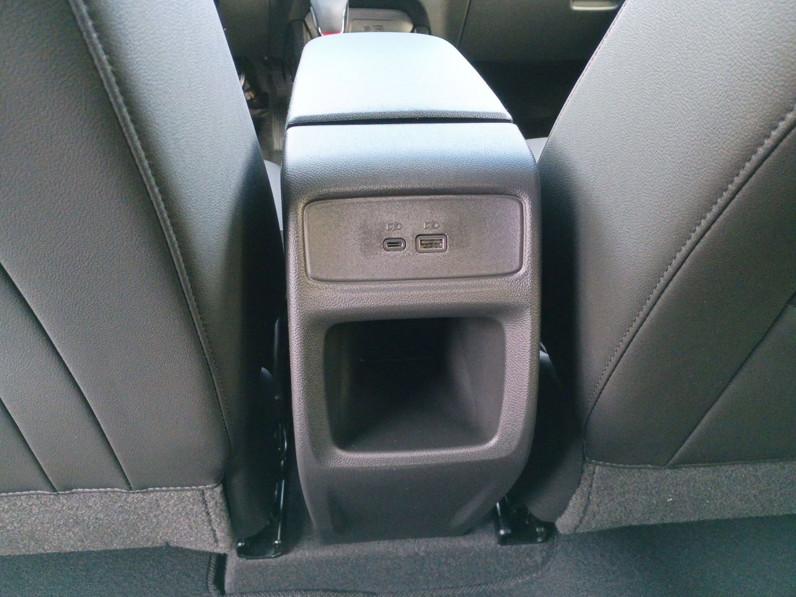 New 2026 Chevrolet Trax RS w/ Sunroof Package image 26