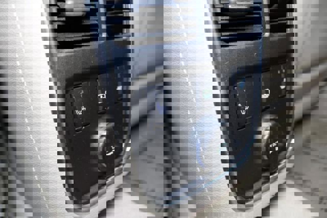 Used 2014 Chrysler 300 C w/ Light Group image 27