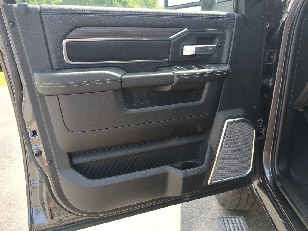 New 2026 RAM 2500 Laramie w/ Night Edition AWD/4WD image 13