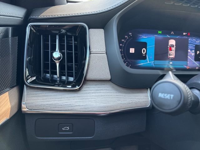 New 2026 Volvo XC90 B6 Plus w/ Protection Package Premier AWD/4WD image 28