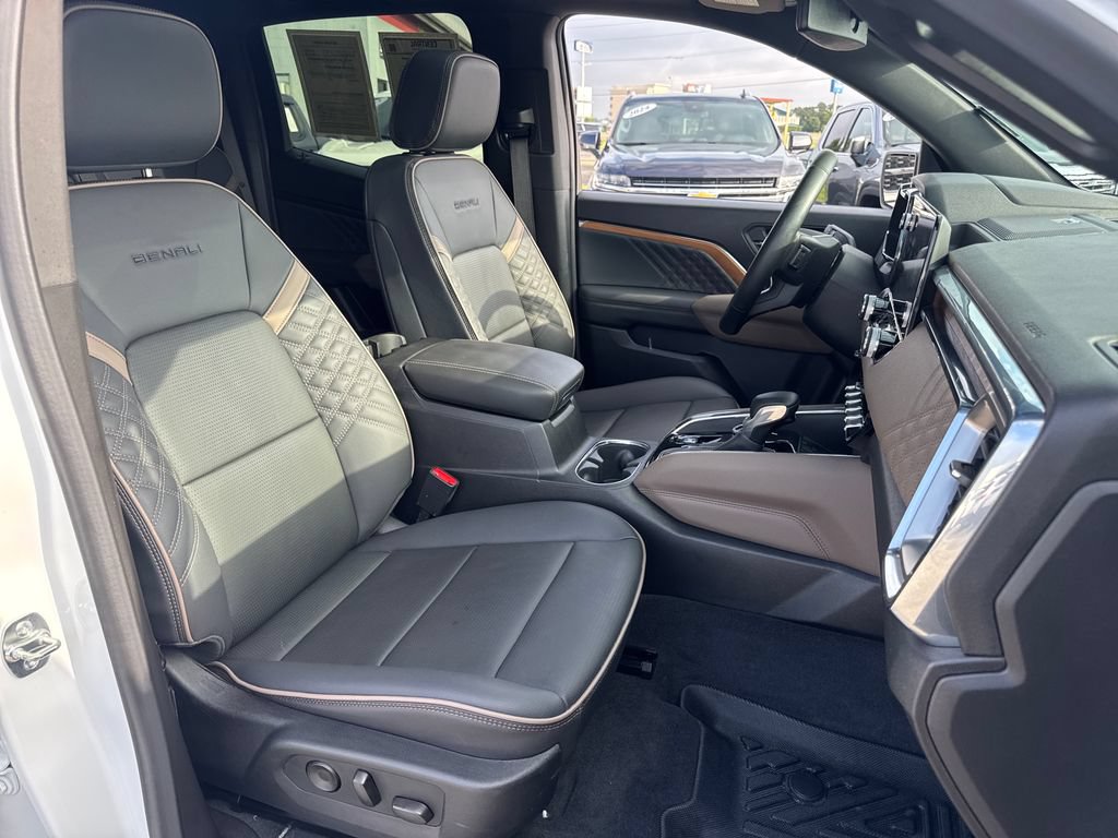 Used 2024 GMC Canyon Denali AWD/4WD image 10