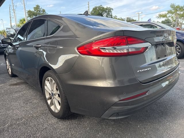 Used 2019 Ford Fusion SE FWD image 4
