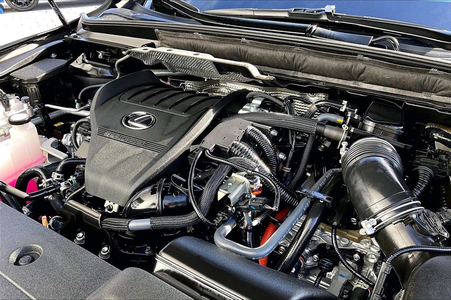 Used 2025 Lexus RX 500h F Sport w/ Convenience Package image 31