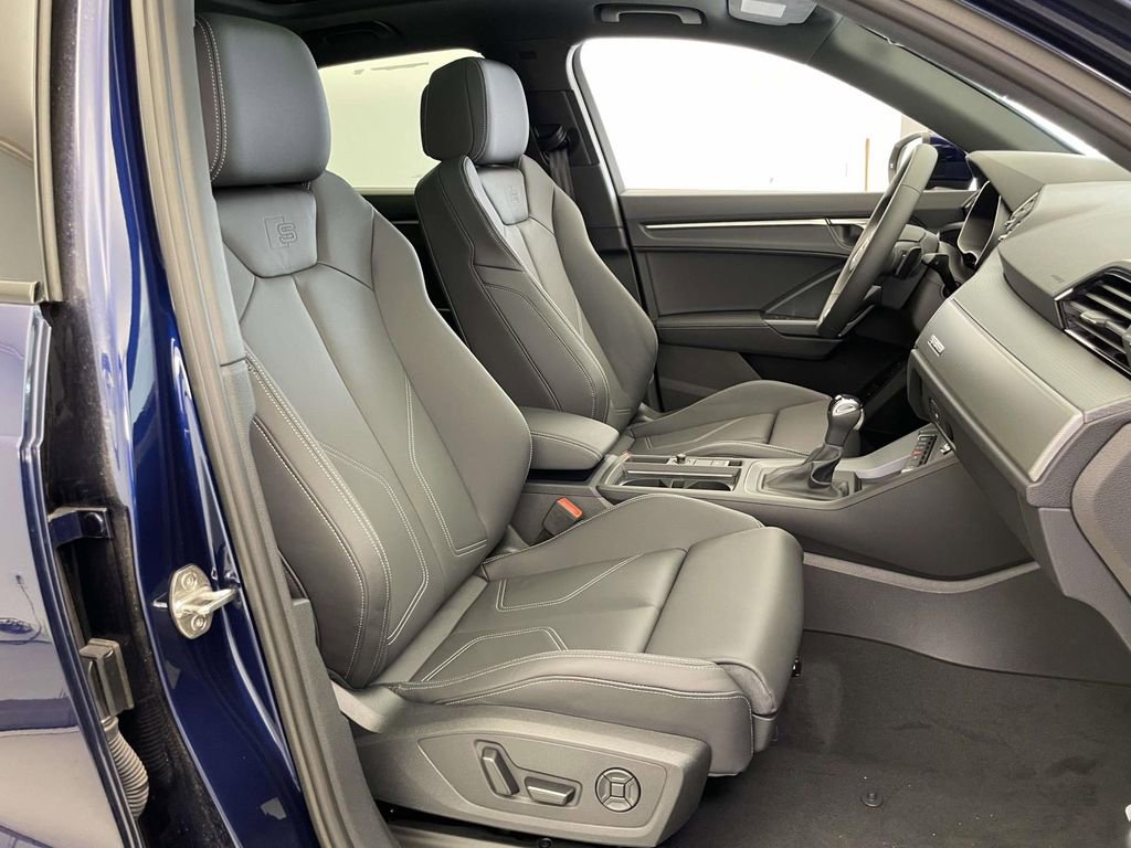 New 2025 Audi Q3 2.0T Premium image 23