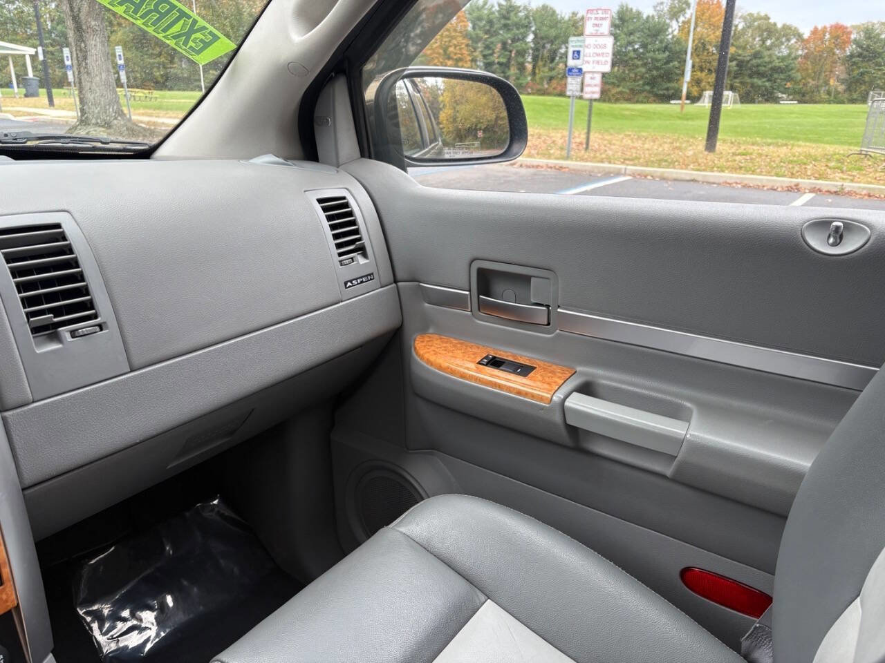 Used 2008 Chrysler Aspen Limited image 22