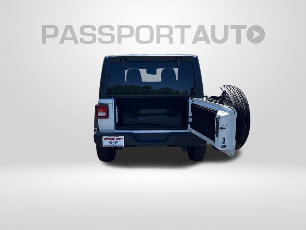 Used 2025 Jeep Wrangler Sport AWD/4WD image 12