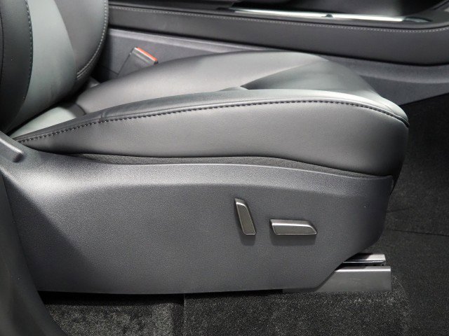Used 2025 Tesla Model Y AWD image 60