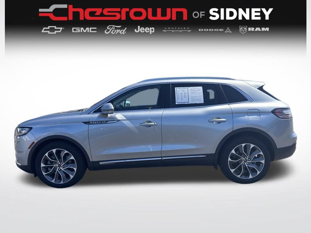 Used 2023 Lincoln Nautilus Reserve AWD/4WD image 2