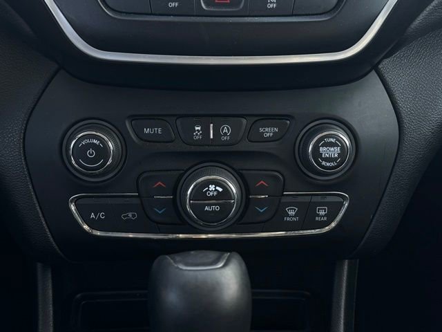 Used 2021 Jeep Cherokee Latitude Lux w/ Comfort/Convenience Group image 33