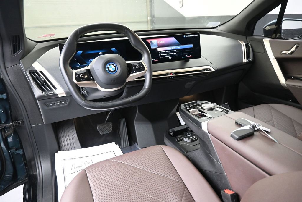 Used 2023 BMW iX xDrive50 w/ Sport Package AWD/4WD image 29