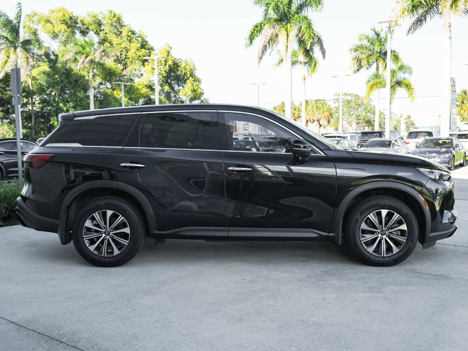 Used 2023 INFINITI QX60 Pure FWD image 29