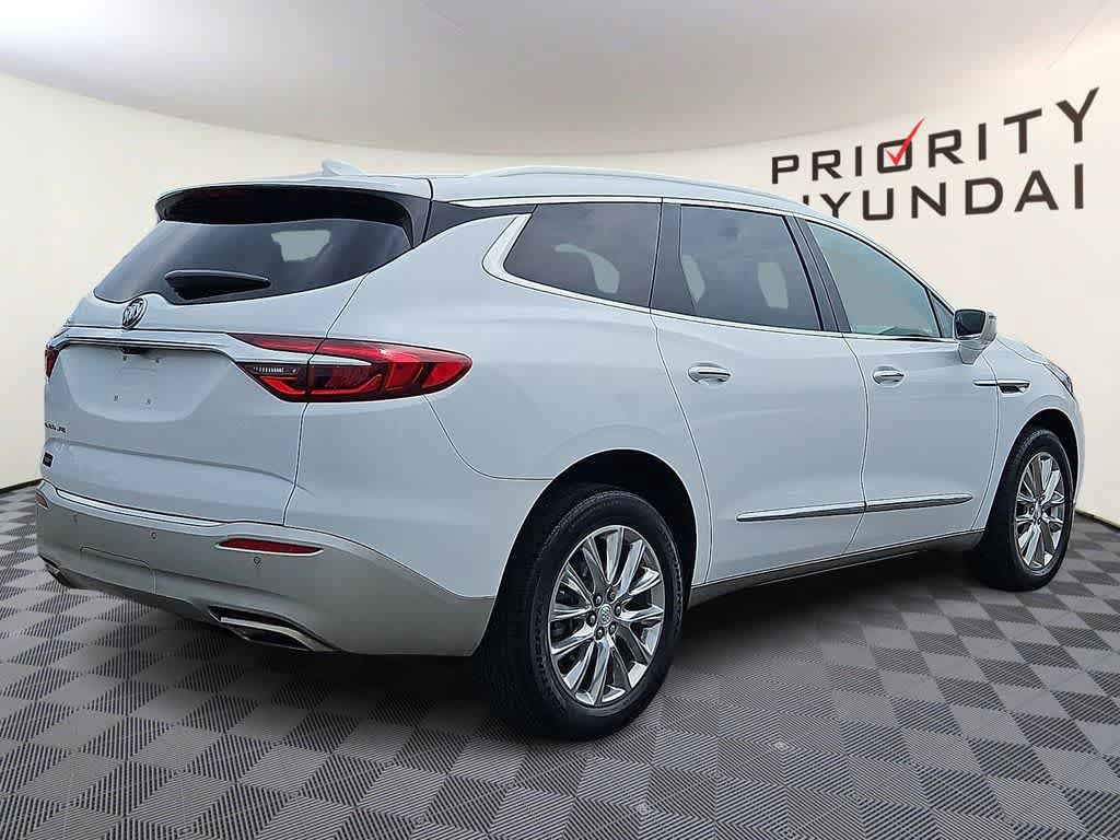 Used 2020 Buick Enclave Premium w/ Surround and Sites Package FWD image 4