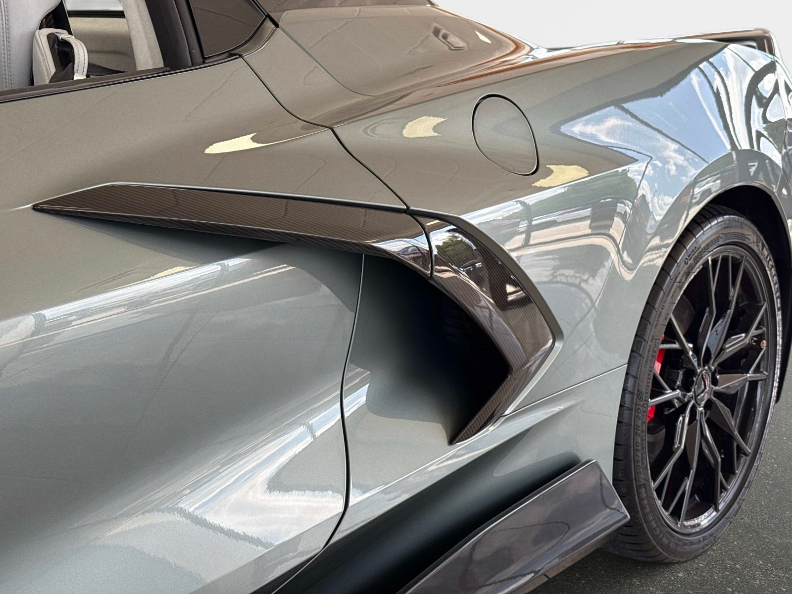 Used 2023 Chevrolet Corvette Stingray Premium Conv w/ Z51 Performance Package RWD image 13