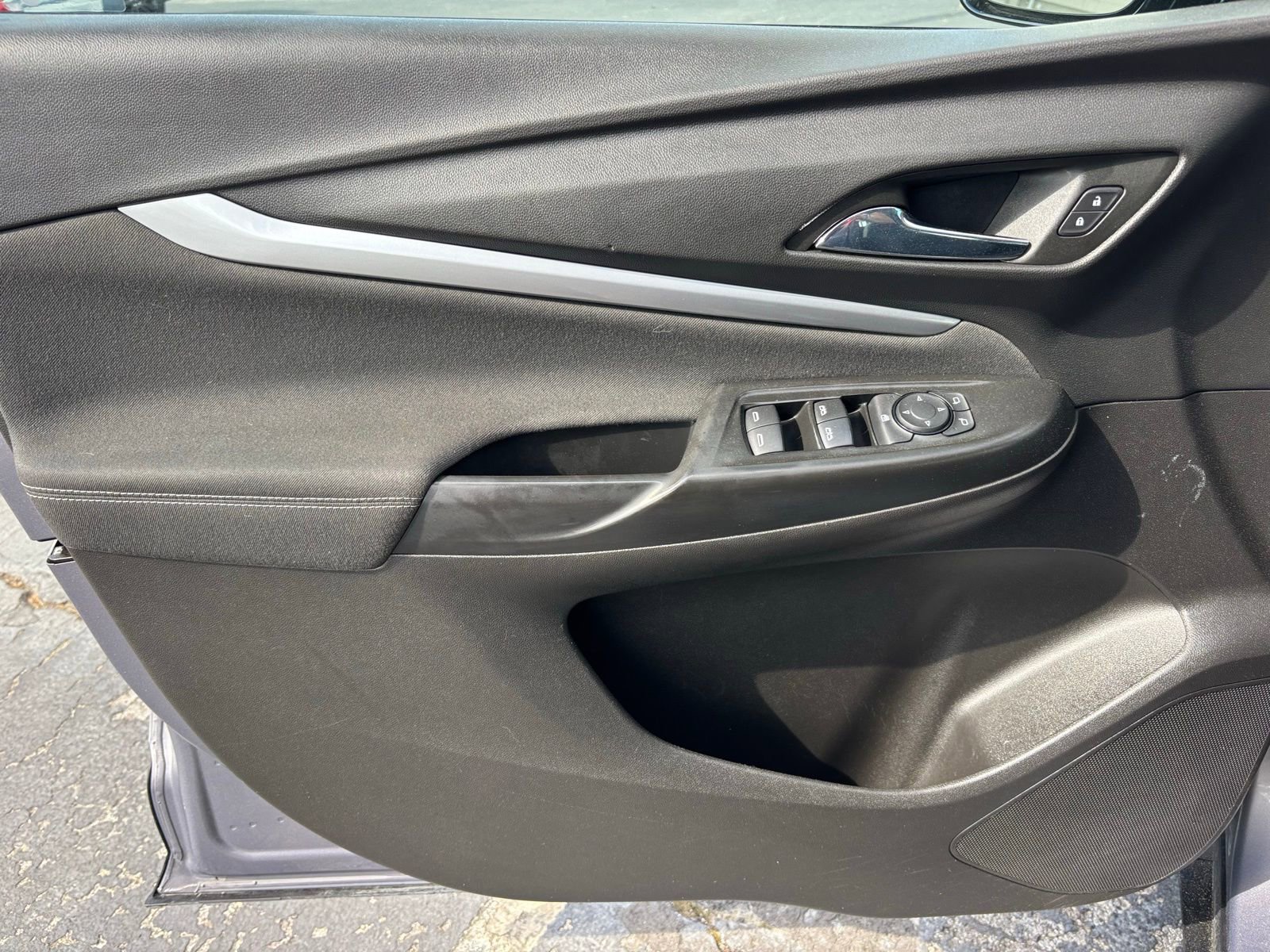 Used 2023 Chevrolet Bolt EUV LT image 15