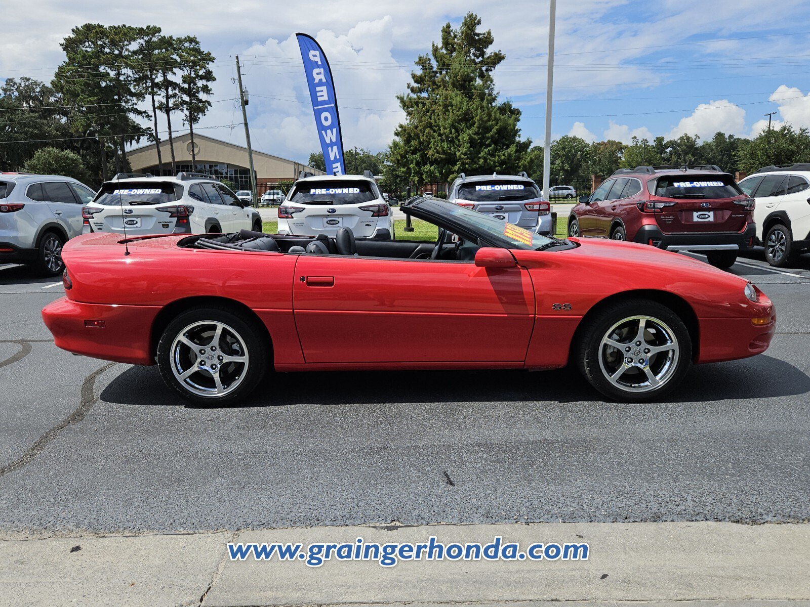Used 2000 Chevrolet Camaro Z28 w/ SS Performance/Appearance Pkg RWD image 11