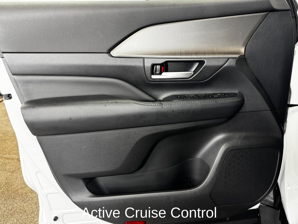 Used 2024 Toyota Grand Highlander AWD image 10