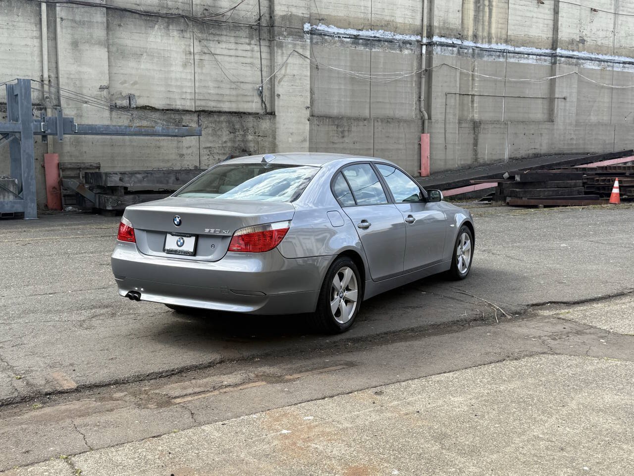 Used 2007 BMW 530xi Sedan AWD/4WD image 9