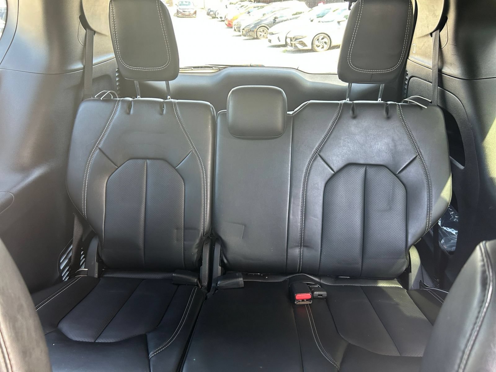 Used 2025 Chrysler Pacifica Select FWD image 25