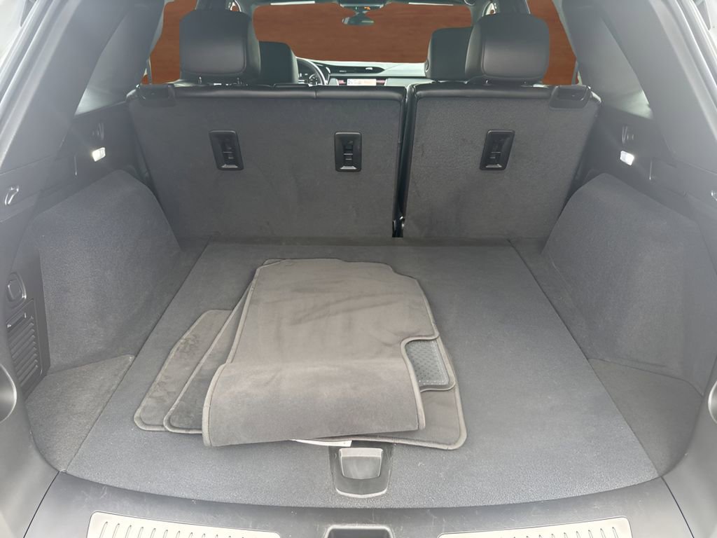 Used 2025 Cadillac XT5 Premium Luxury image 10