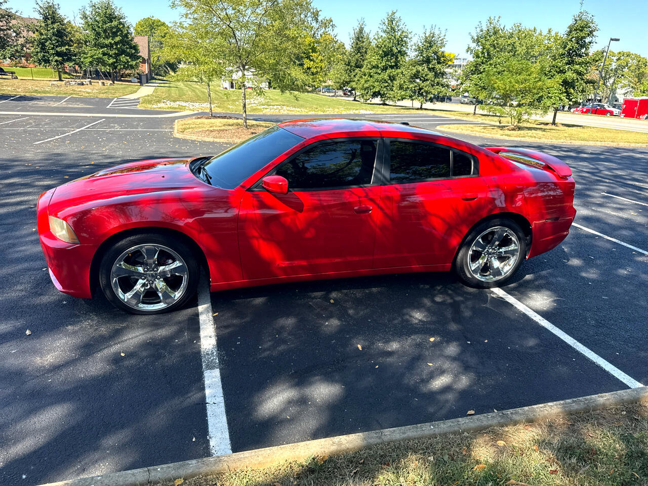 Used 2014 Dodge Charger SXT image 4