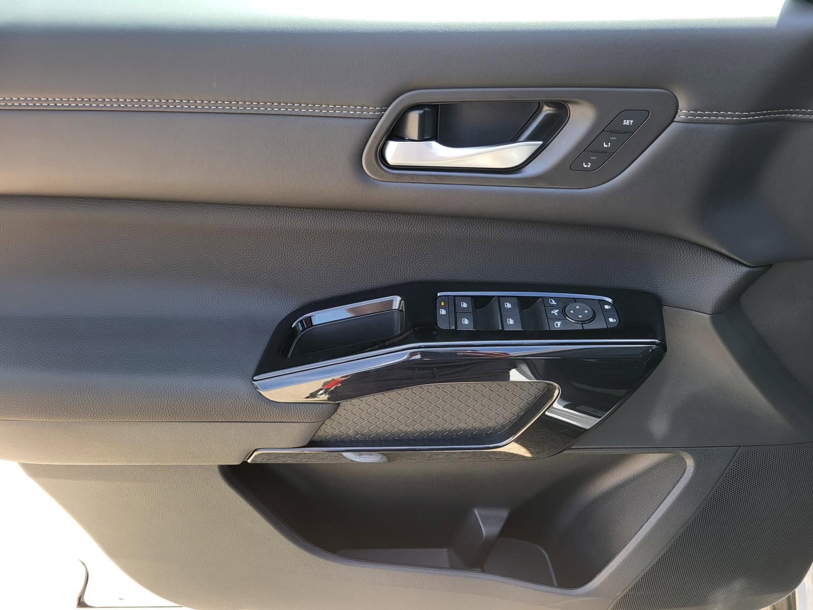 New 2026 Nissan Pathfinder Platinum FWD image 20