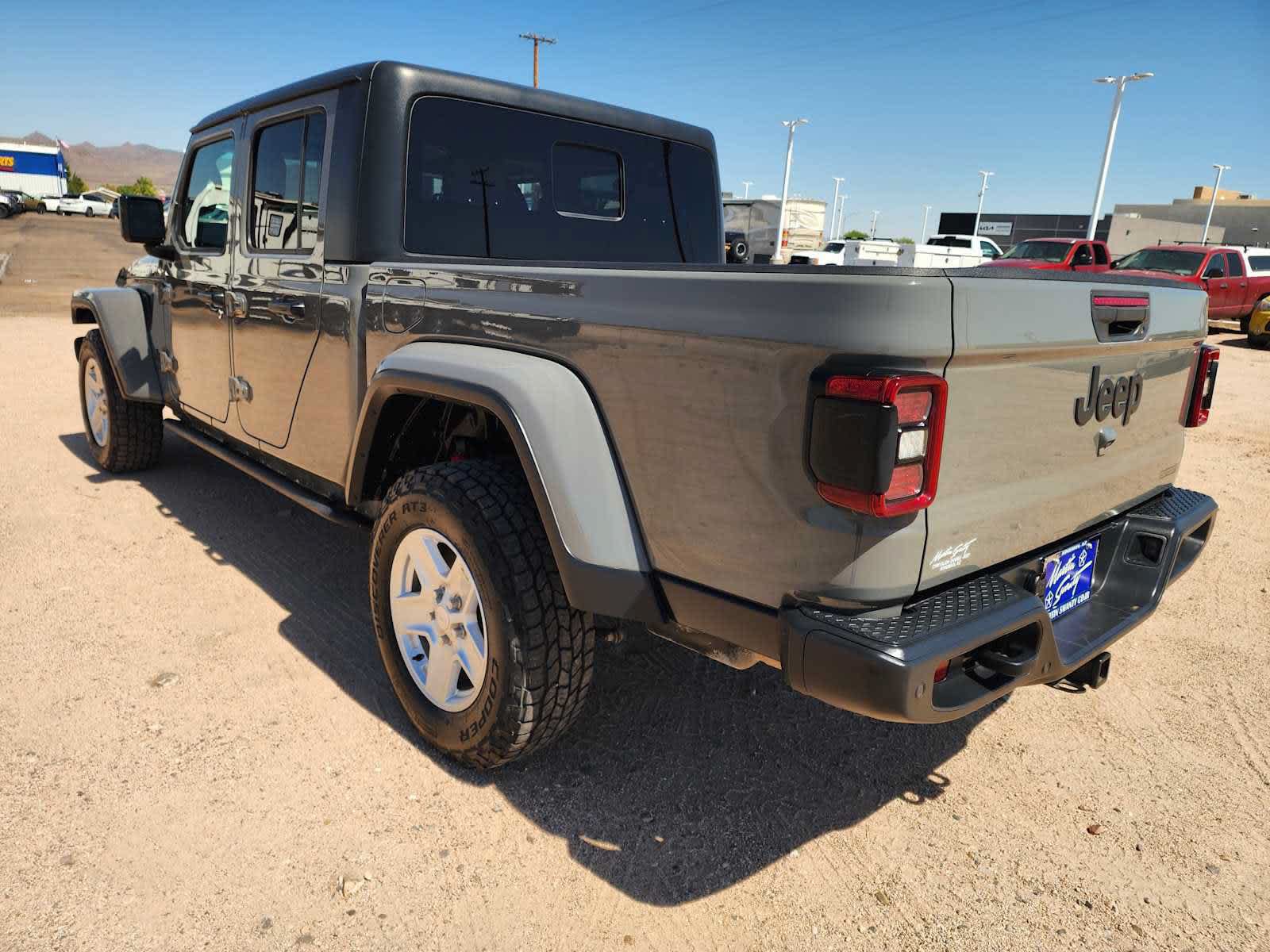 Used 2021 Jeep Gladiator Sport AWD/4WD image 7