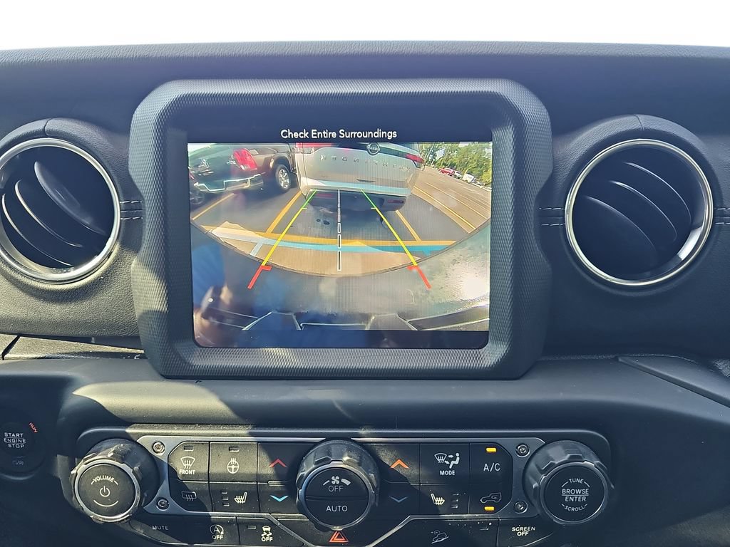 Used 2019 Jeep Wrangler Unlimited Sahara w/ Uconnect 4C Nav & Sound Group AWD/4WD image 23