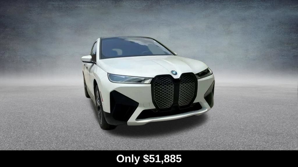 Used 2024 BMW iX xDrive50 w/ Sport Package AWD/4WD image 4