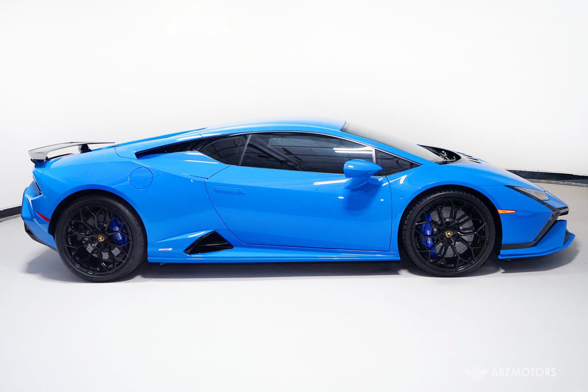 Used 2024 Lamborghini Huracan Tecnica RWD image 4