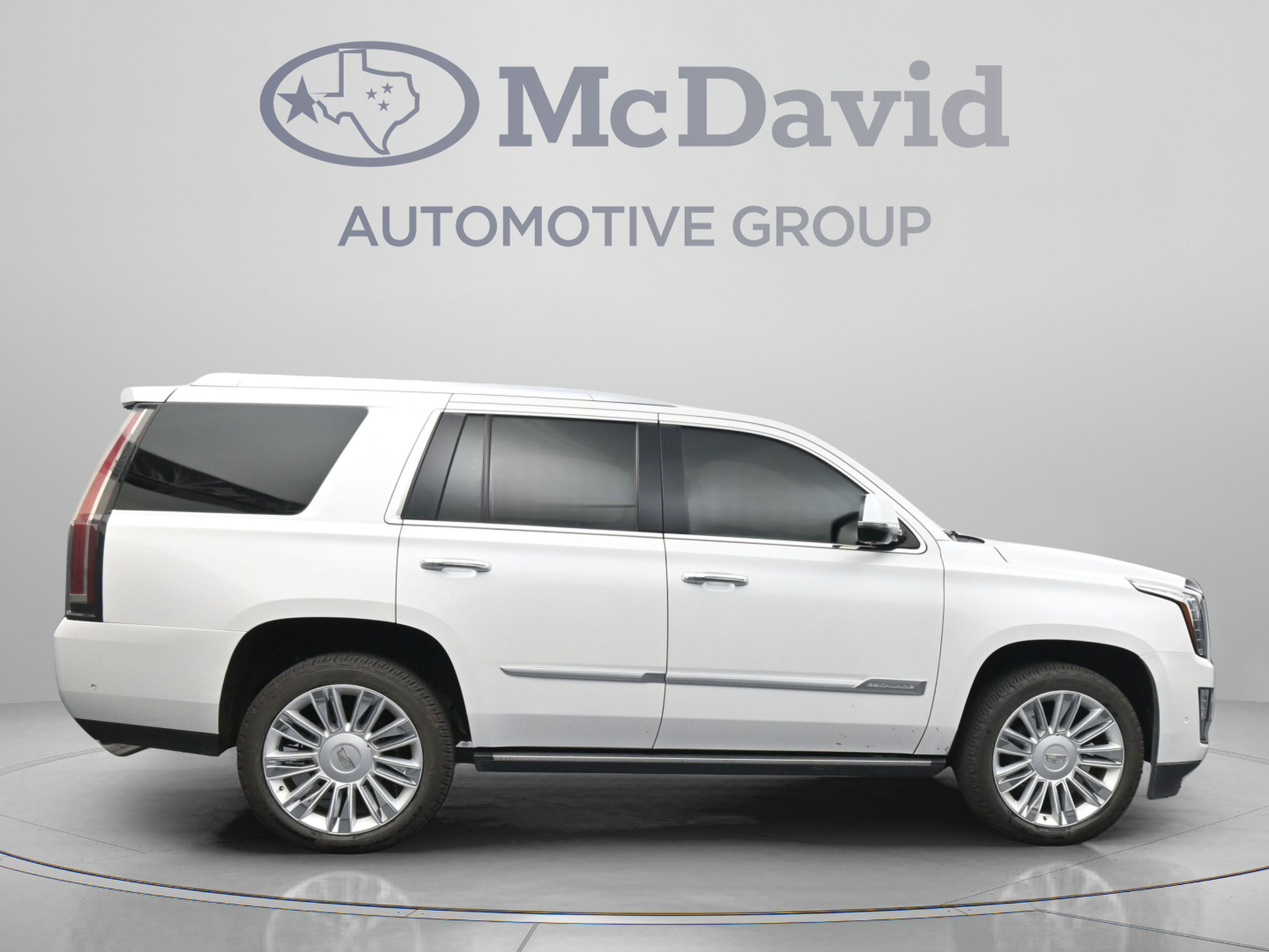 Used 2019 Cadillac Escalade Platinum AWD/4WD image 9