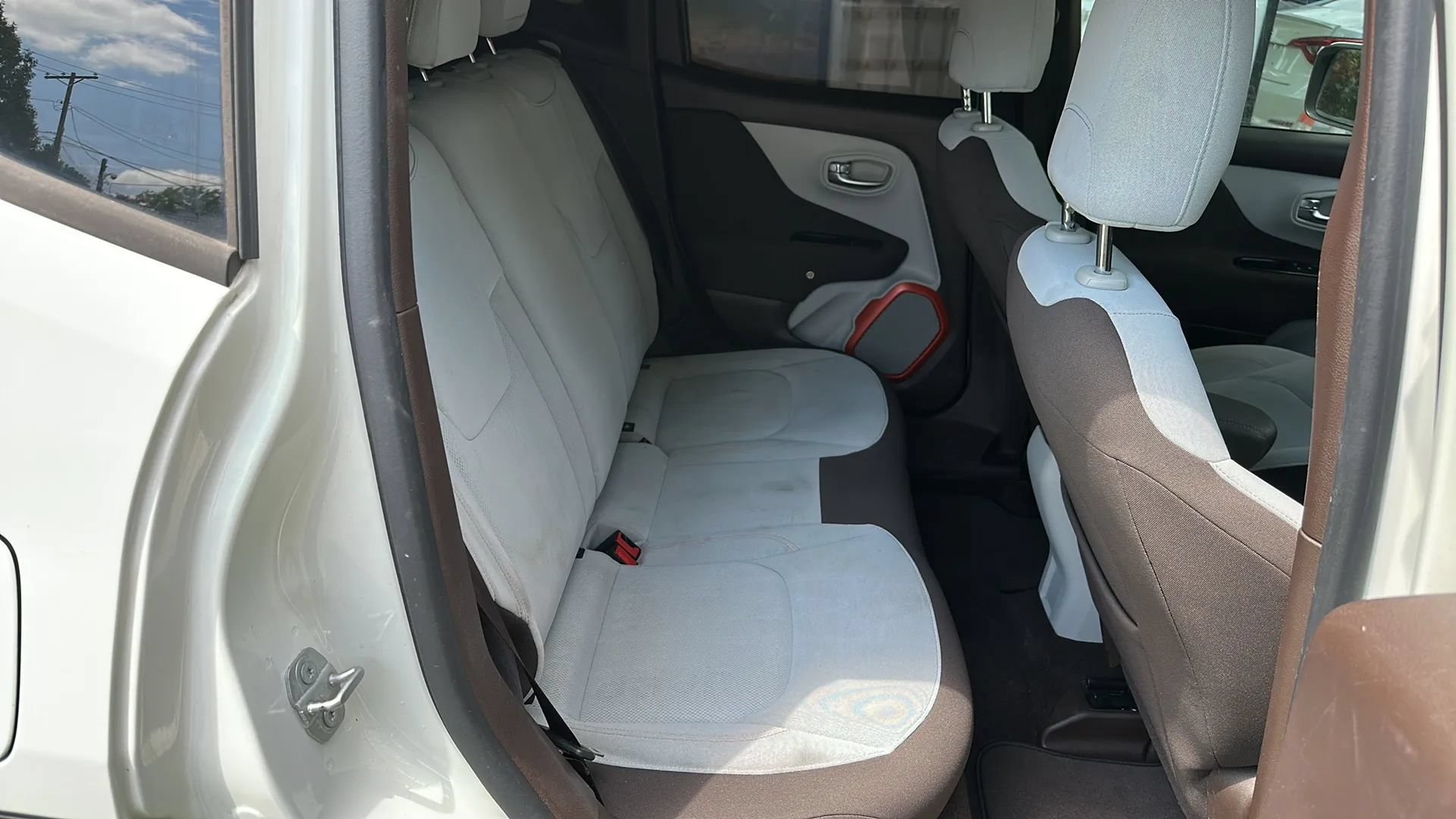 Used 2016 Jeep Renegade Latitude w/ Safety & Security Group FWD image 19
