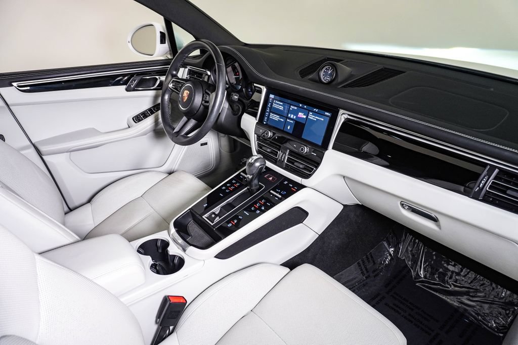 Certified 2023 Porsche Macan AWD/4WD image 14