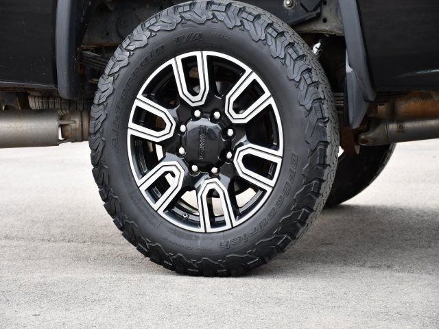 Used 2017 GMC Sierra 2500 Denali w/ Duramax Plus Package image 10