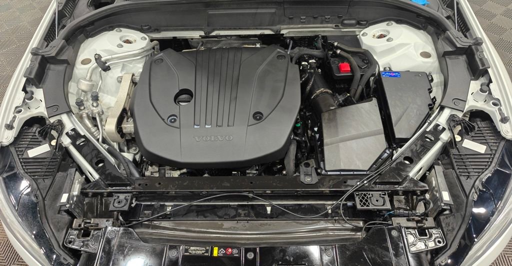 Used 2023 Volvo XC60 B5 Plus image 44