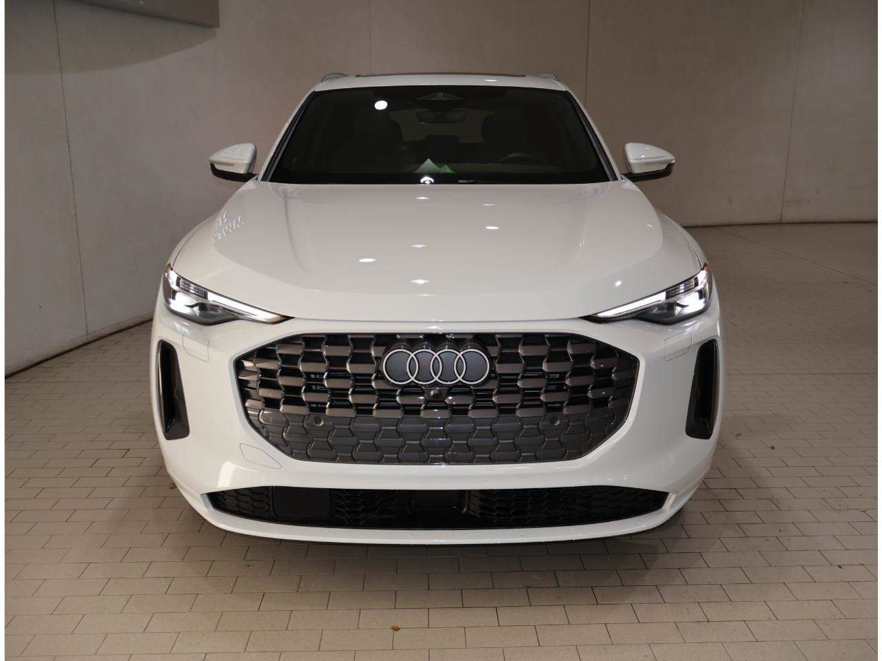 Used 2025 Audi Q5 Premium Plus AWD/4WD image 8