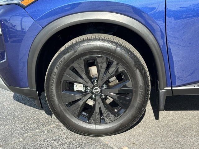 Certified 2023 Nissan Rogue SV w/ SV Premium B Package image 8