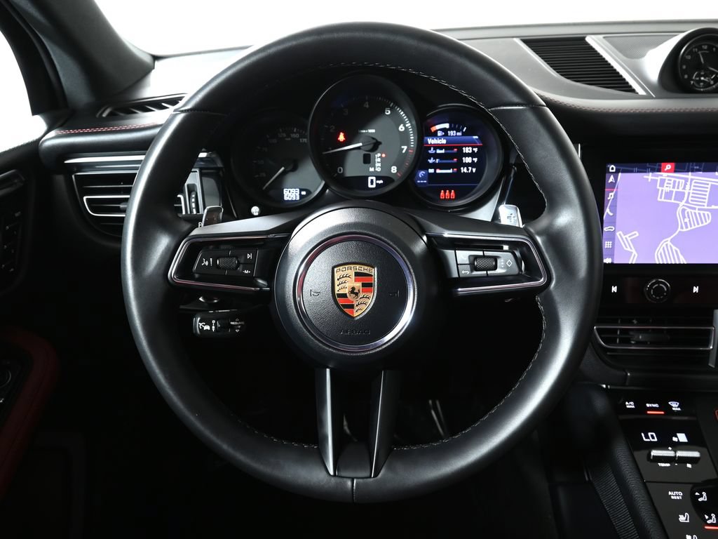 Used 2026 Porsche Macan AWD/4WD image 18